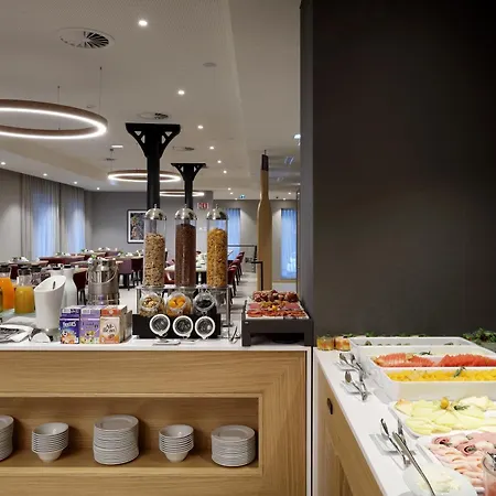 Eurostars Centro Порту