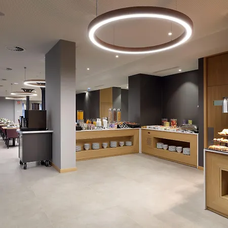 Eurostars Centro Порту