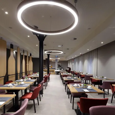 Eurostars Centro Порту