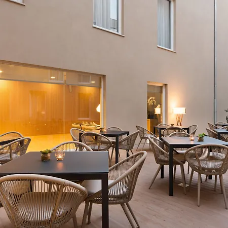 Eurostars Centro Порту